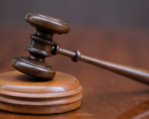 US court upholds rule granting work permits to visa holders' spouses