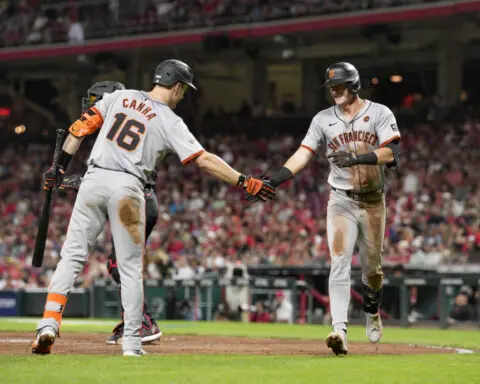 Giants' Blake Snell throws 1st career no-hitter in 3-0 win over the Reds