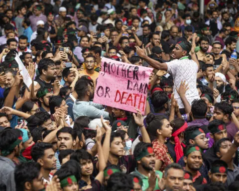 Protests and violence break out again in Bangladesh amid calls for the government's resignation