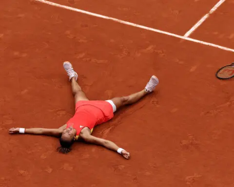 Zheng Qinwen summons inner strength to claim China’s first Olympic singles gold medal with victory against Donna Vekić