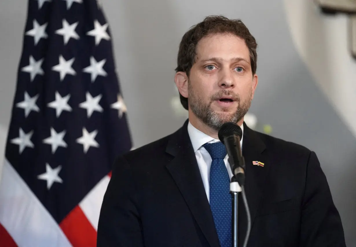 FILE PHOTO: U.S. Deputy National Security advisor Jonathan Finer and Colombia's President-elect Gustavo Petro in Bogota