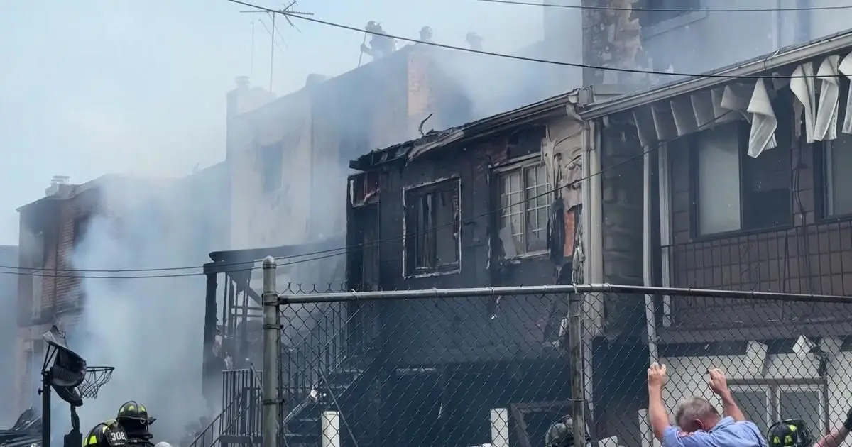 14 injured as fire spreads to multiple buildings in Queens