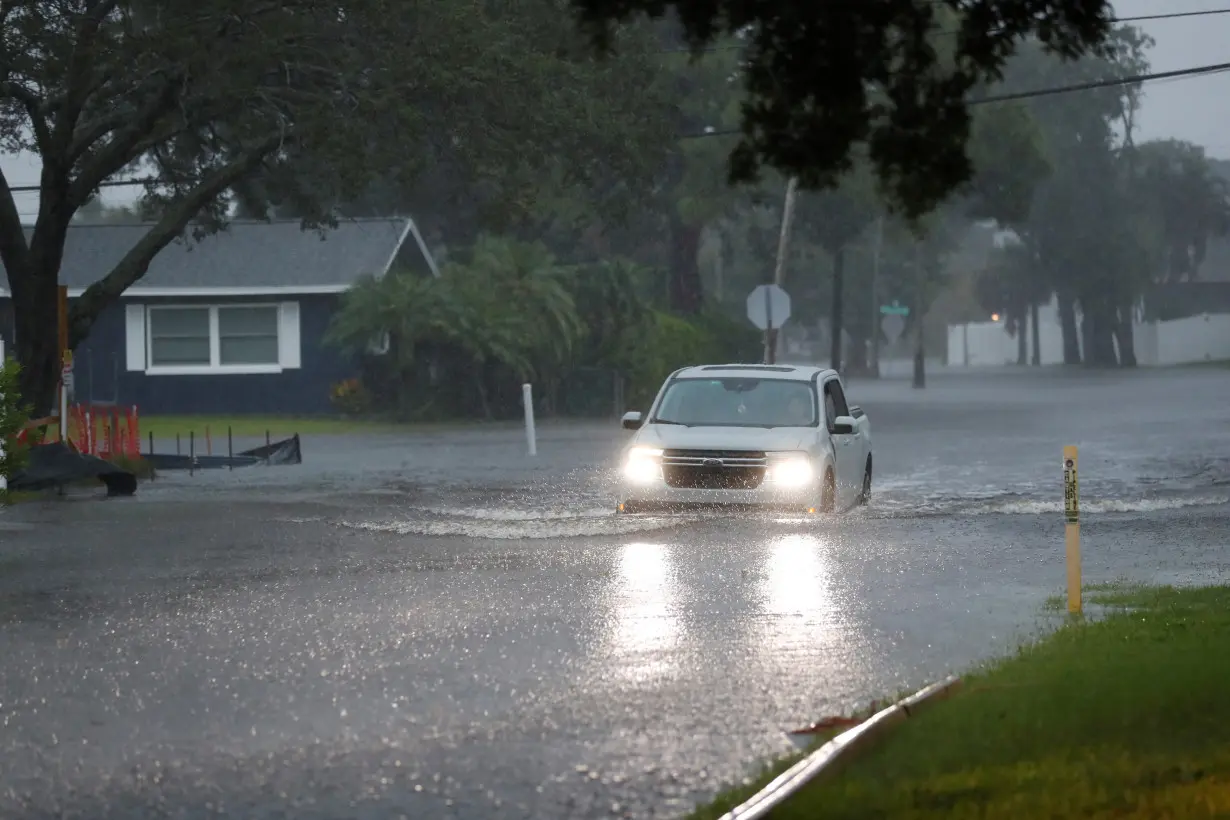 Tropical Storm Approaches the Gulf Coast of Florida