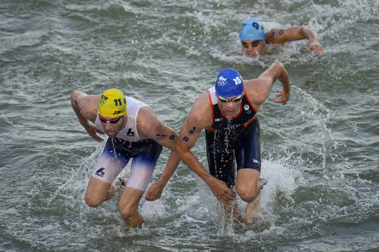 APTOPIX Paris Olympics Triathlon