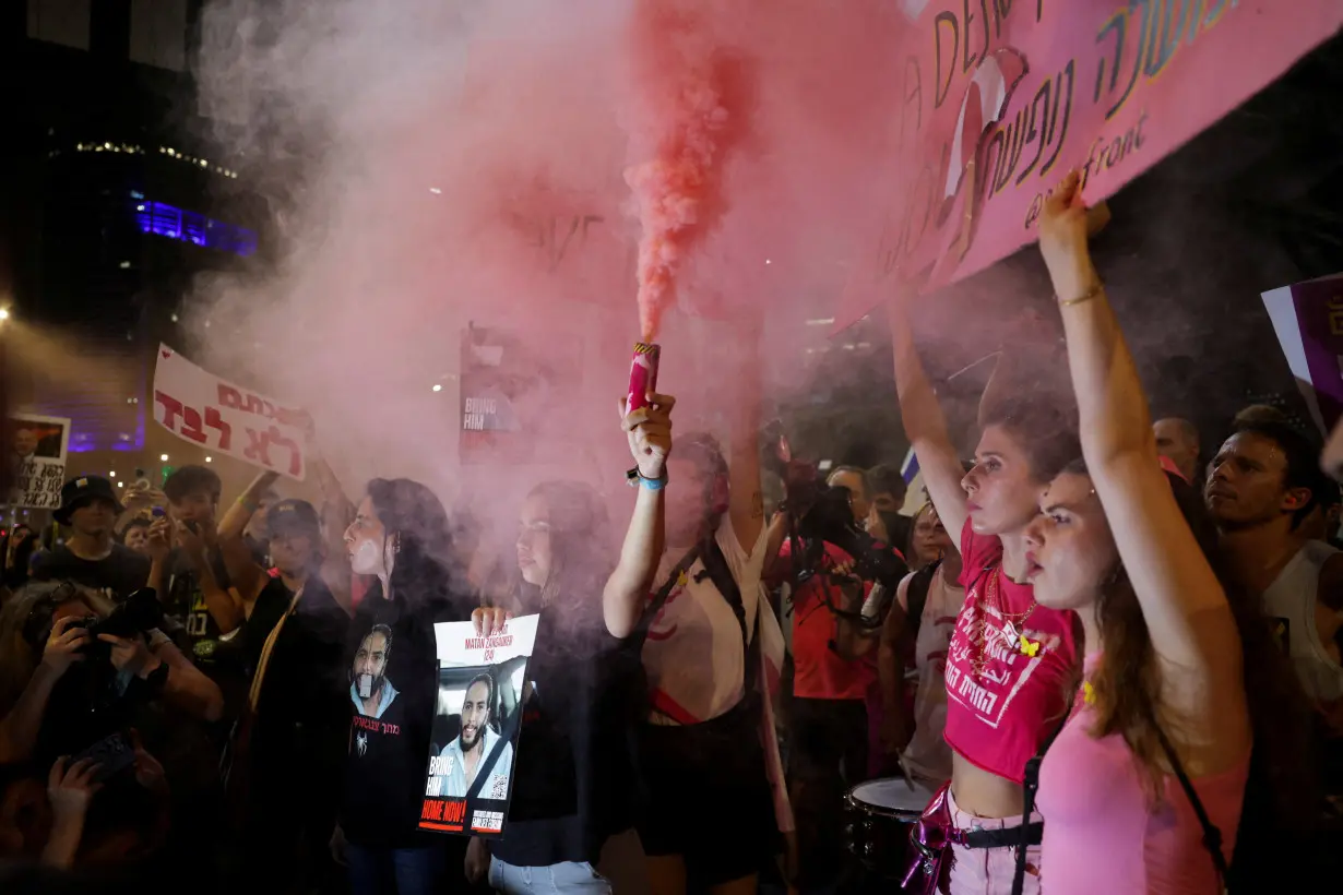 FILE PHOTO: Protest against Israeli Prime Minister Benjamin Netanyahu's government and calling for the release of hostages in Gaza, in Tel Aviv