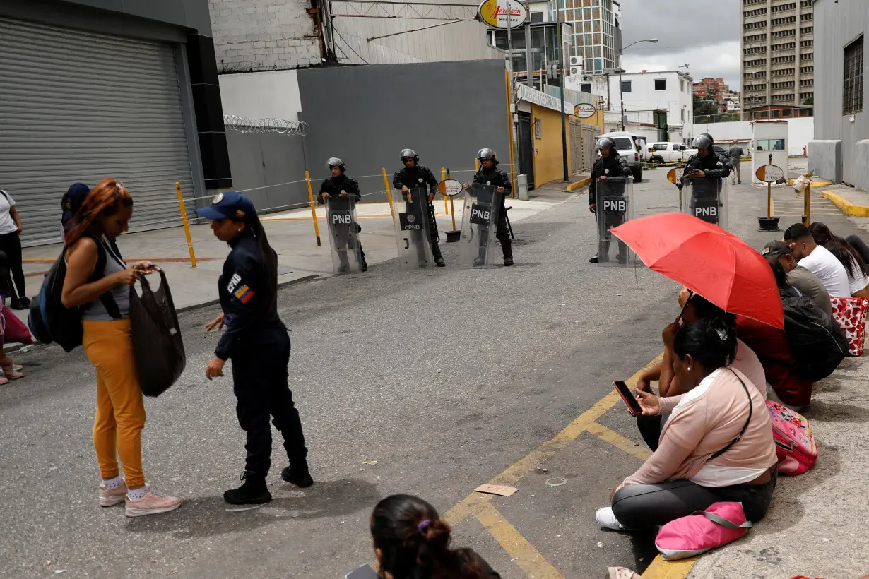 Venezuelans call for release of relatives detained in election protests