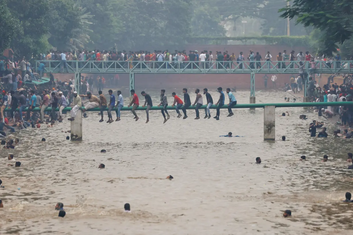 People take over Ganabhaban, the Prime Minister's residence