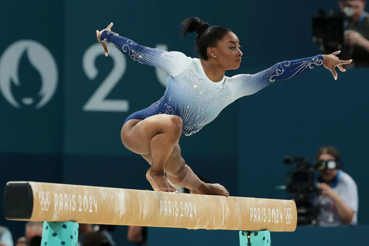 US gymnasts' show of sportsmanship wins hearts in iconic podium moment