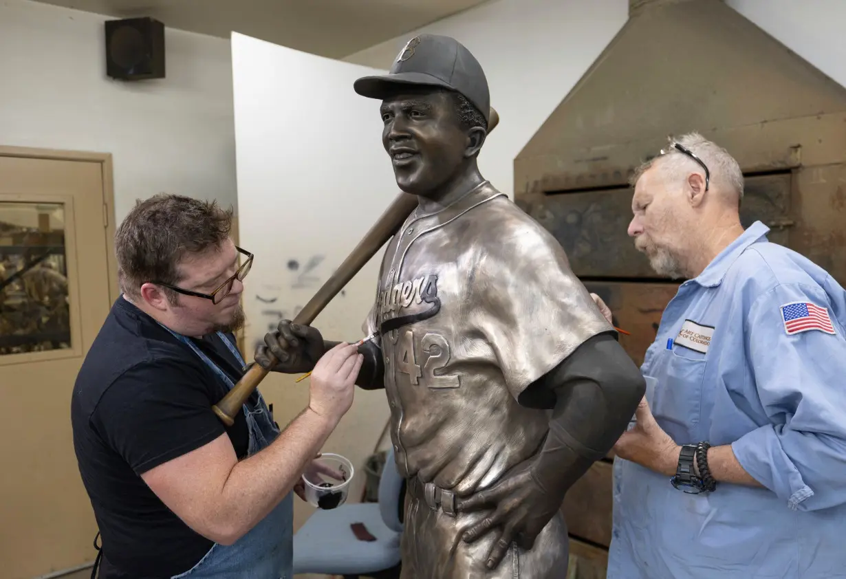 New Jackie Robinson statue to replace stolen one gets all-star dedication at Kansas youth baseball field