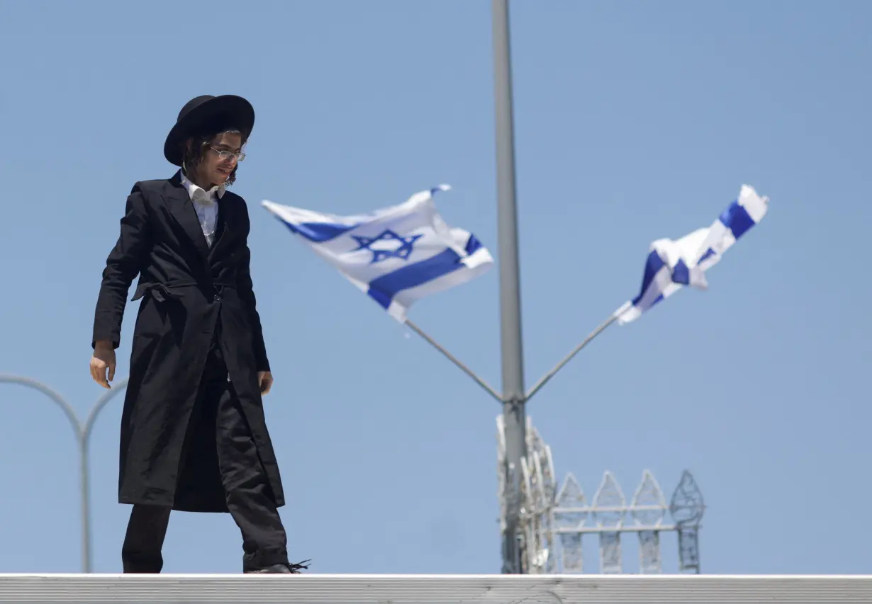 Ultra-Orthodox Jewish recruits called up for military service