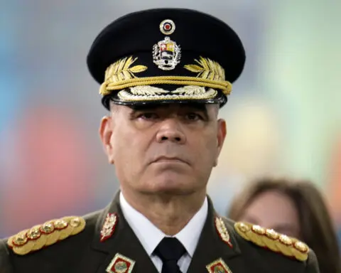 Venezuela defense minister reaffirms military's loyalty to Maduro