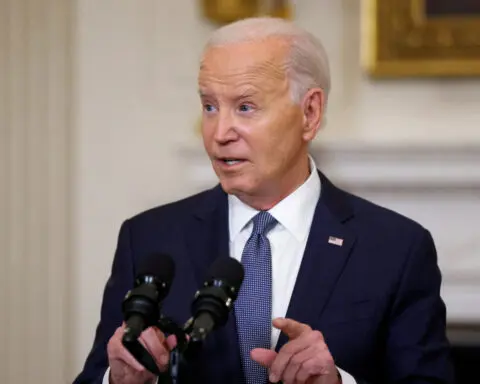 Biden speaks to leaders of Qatar, Egypt on regional tensions, ceasefire