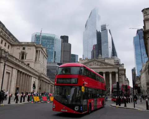 UK should double public investment to boost growth, think tank says