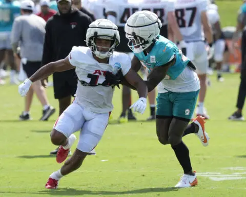 Falcons receiver Rondale Moore carted off field with leg injury