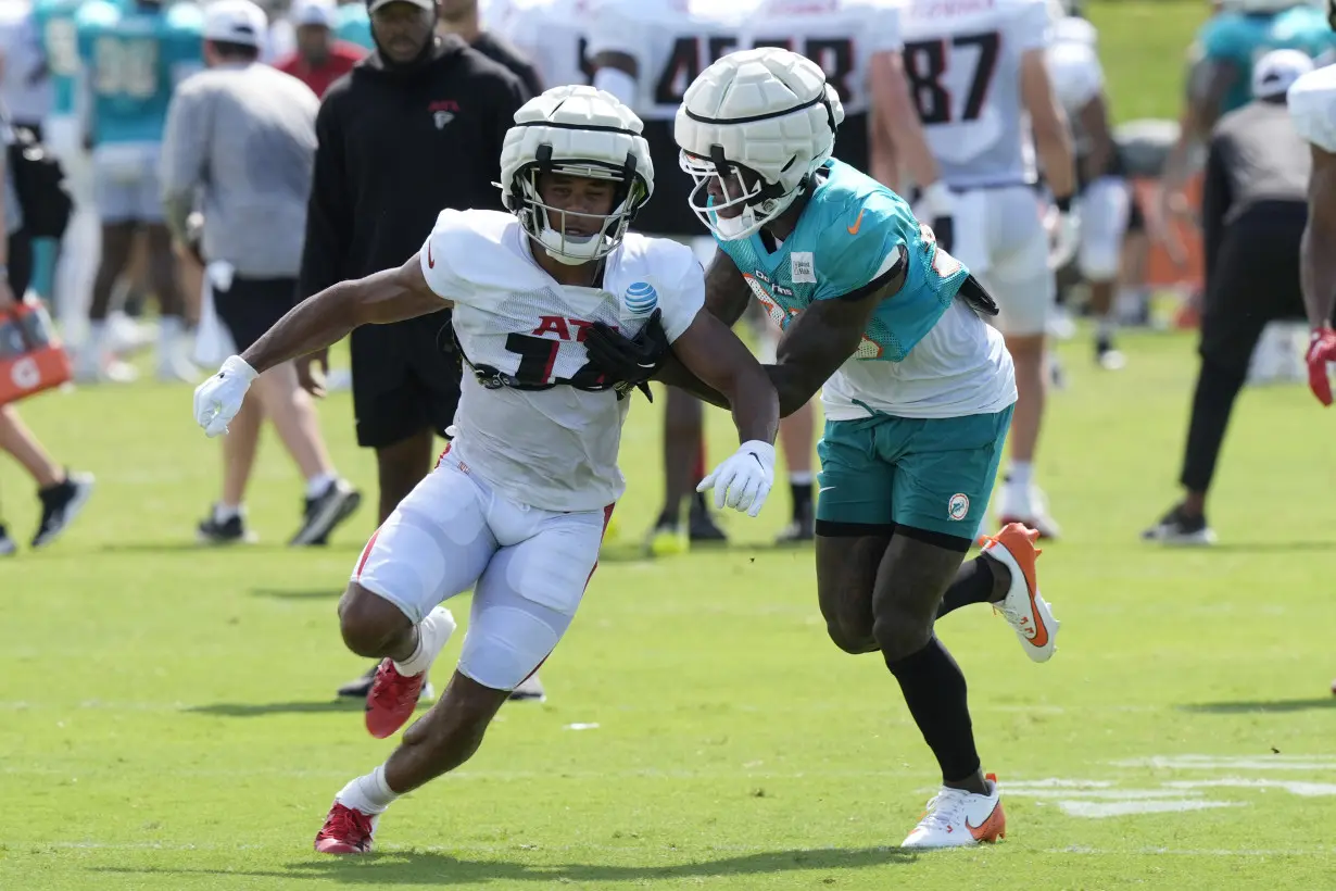 CORRECTION Falcons Dolphins Joint Practice Football