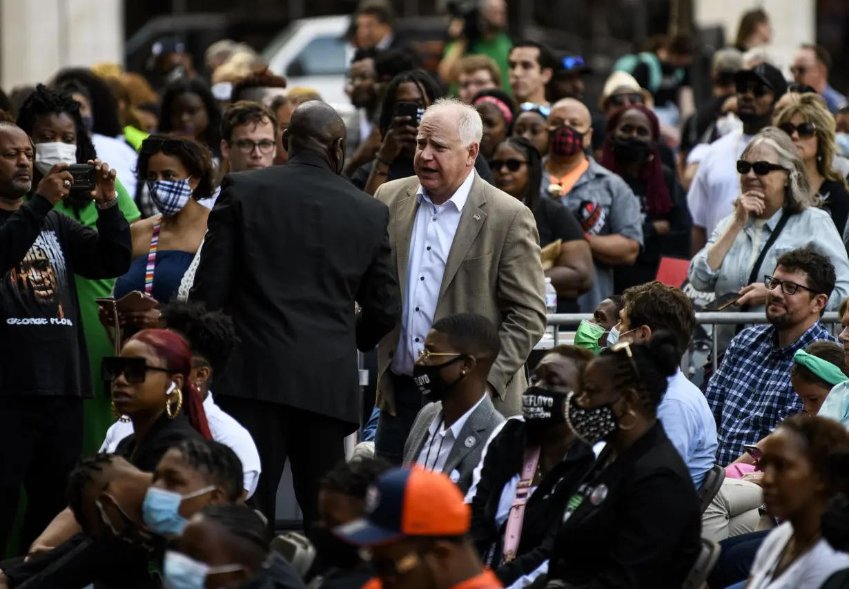 Trump in 2020 praised Tim Walz's handling of George Floyd protests