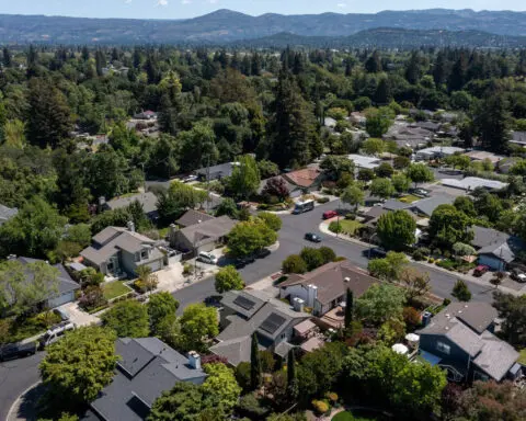 Mortgage rates plunge to lowest level in more than a year