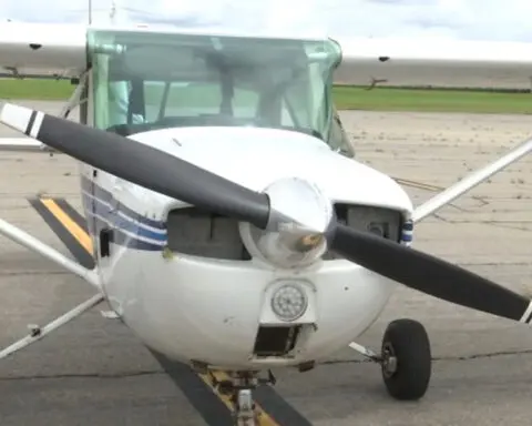 Program teaches teens about aviation, flying planes amid pilot shortage