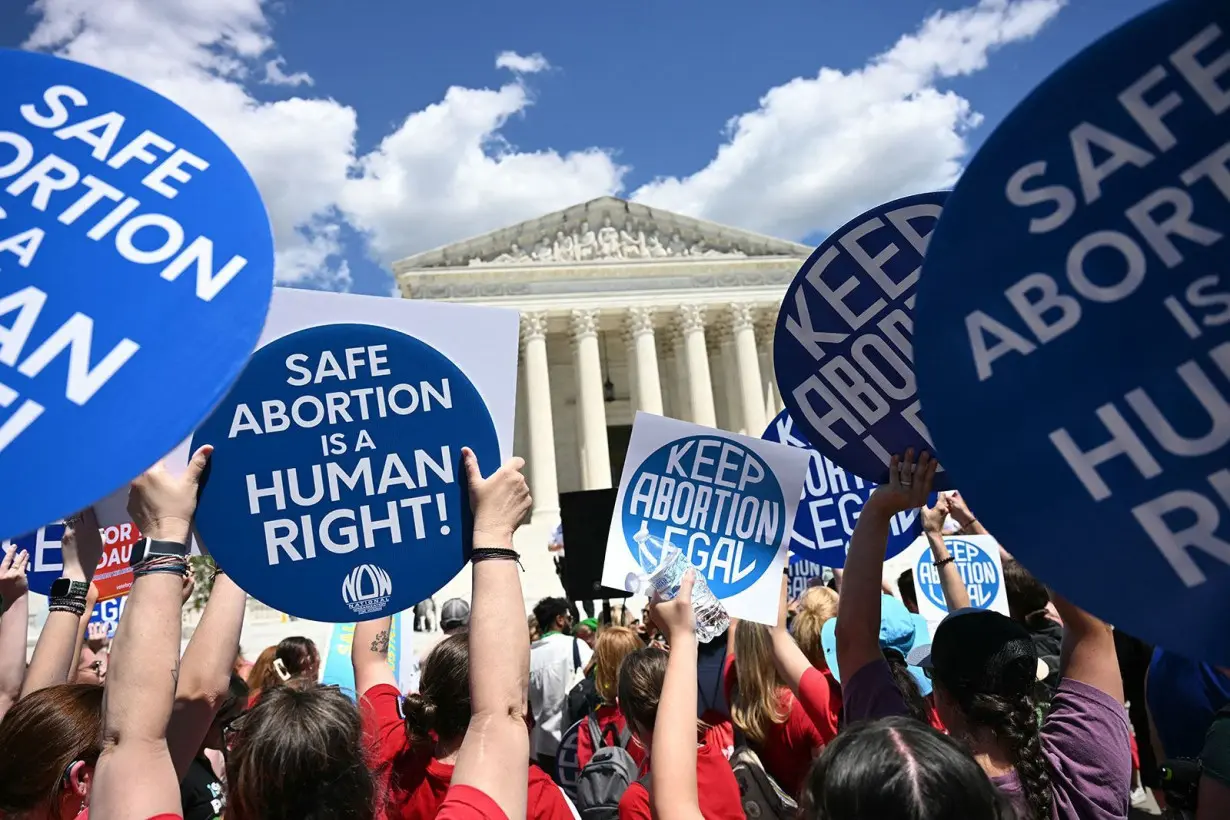 Wide swath of America remains opposed to Supreme Court's ruling overturning Roe v. Wade, poll finds