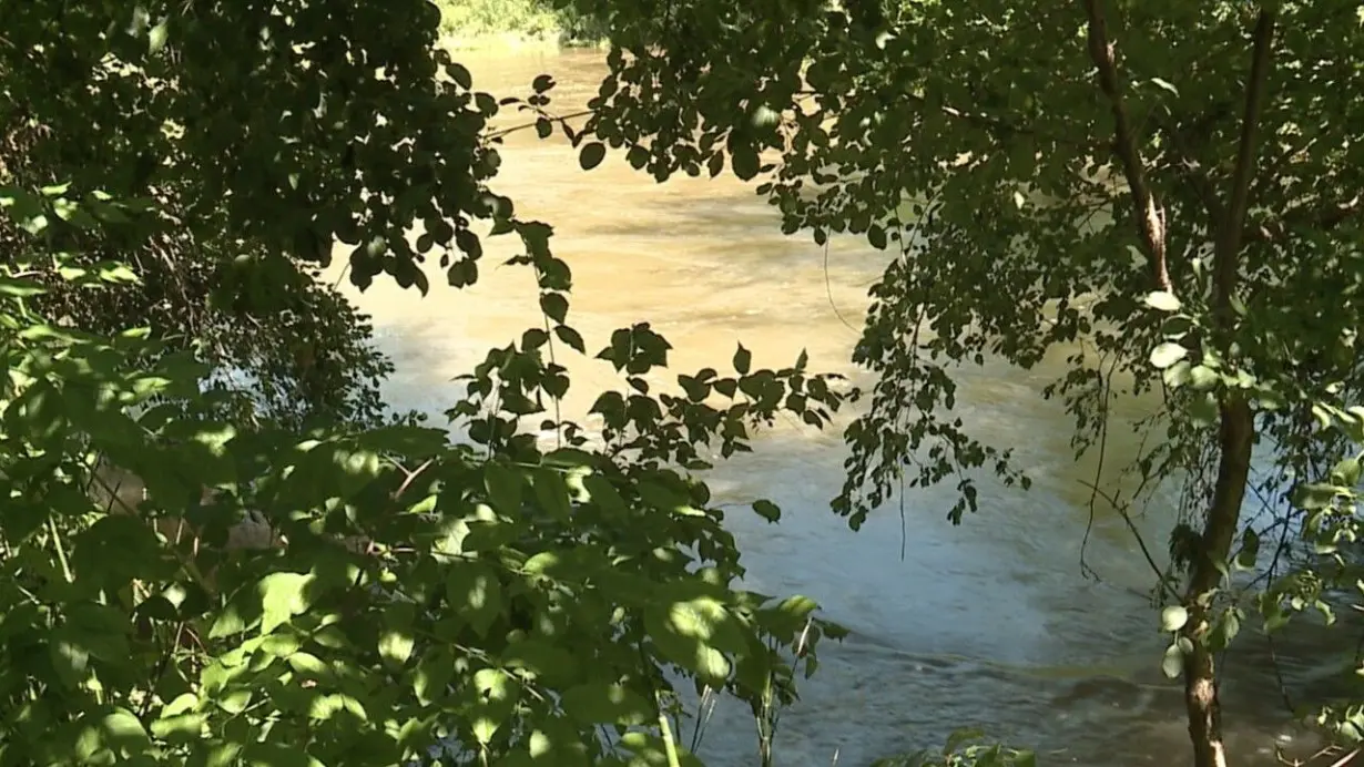 Rochester Police Lieutenant Keith Harper and his son jumped into action when they came across three kayakers who needed help.