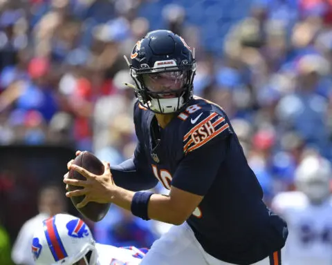 QB Caleb Williams oversees 2 field-goal drives in preseason debut, and Bears rout Bills 33-6
