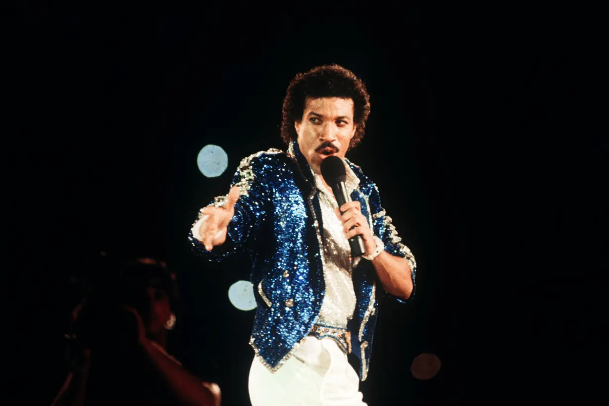 Remember when Lionel Richie closed the Olympic Games in the most '80s outfit ever?