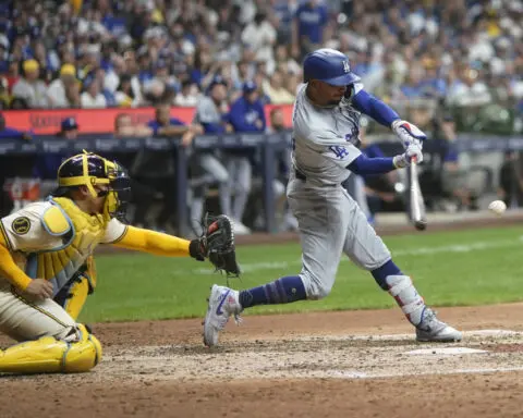 Feeling good about move back to outfield, Betts homers for Dodgers in return from injured list