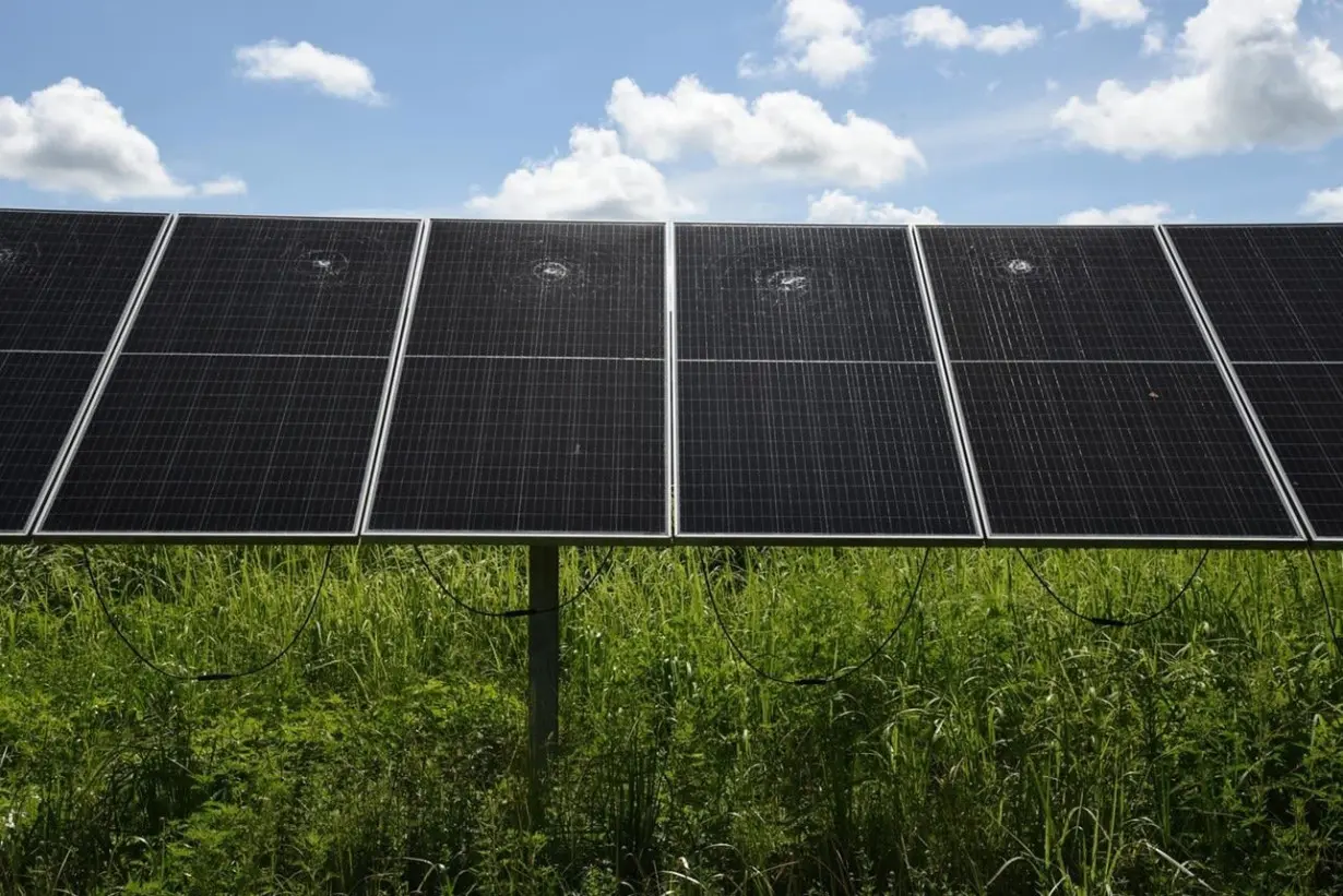 Solar panels with cracked glass that Hnaihen allegedly attacked.