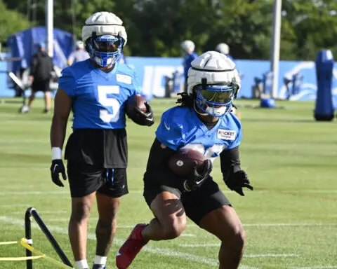 Lions coach Dan Campbell says leg injury to Jahmyr Gibbs is going to be 'fine'