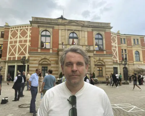 Self-loathing blends with love at Bayreuth 'Tristan und Isolde' by director Thorleifur Örn Arnarsson