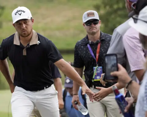 Kirk makes an ace and leads St. Jude. Matsuyama right behind with new caddie and no coach