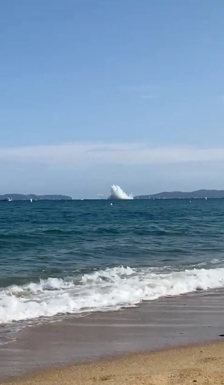 Fouga Magister jet crushes into the Mediterranean Sea during an airshow in Le Lavandou