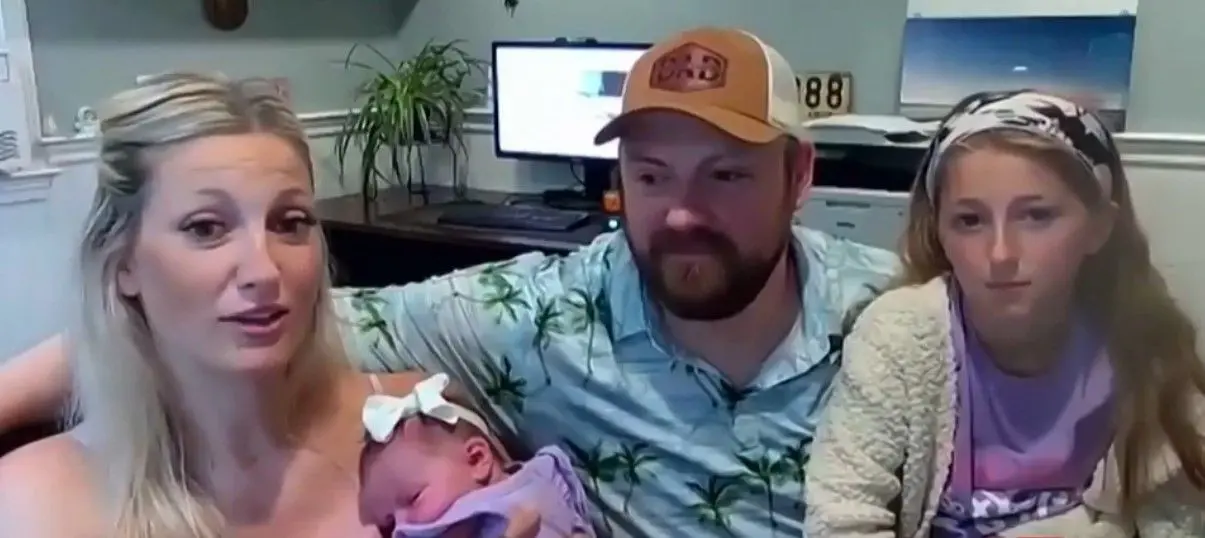 Woman delivers baby on highway; Father reunites with lost wedding ring days later