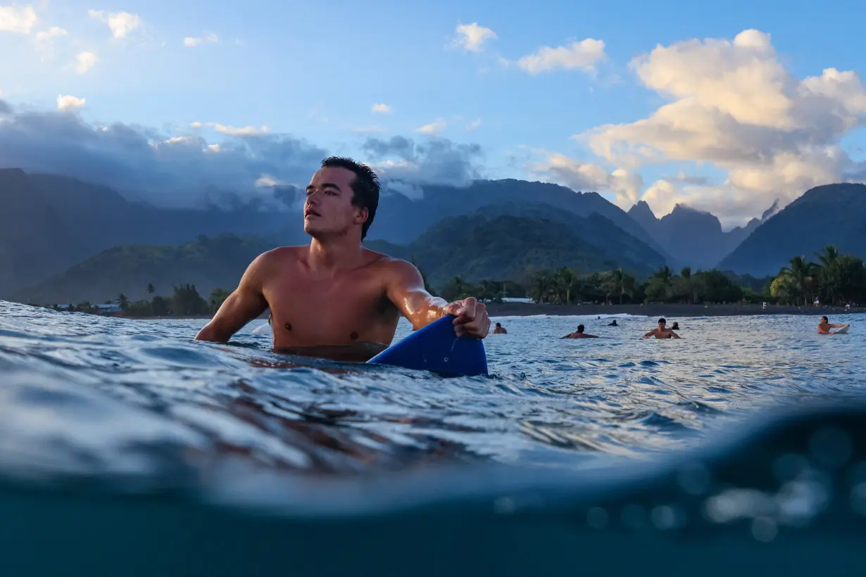 The Wider Image: At Tahiti's Games site, Polynesians fight for a reef and a way of life