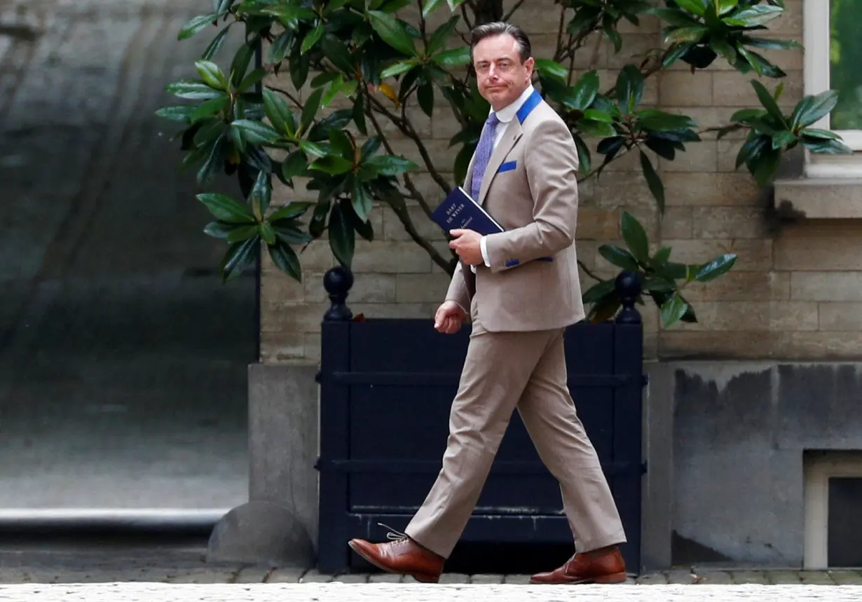 FILE PHOTO: N-VA President De Wever arrives for a meeting with King Philippe at the Royal Palace in Brussels