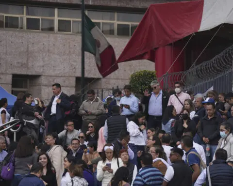 Mexico federal court employees strike over judicial changes requiring that judges stand for election