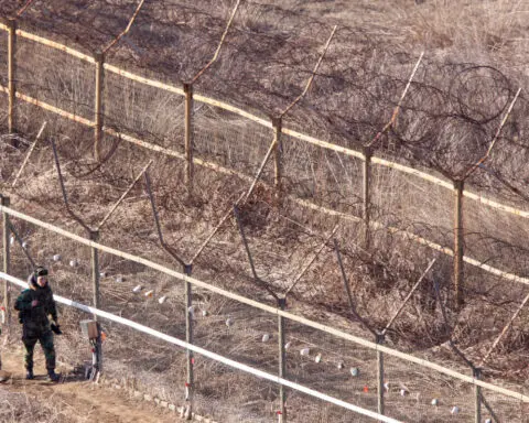 North Korean soldier defects to the South, Yonhap reports