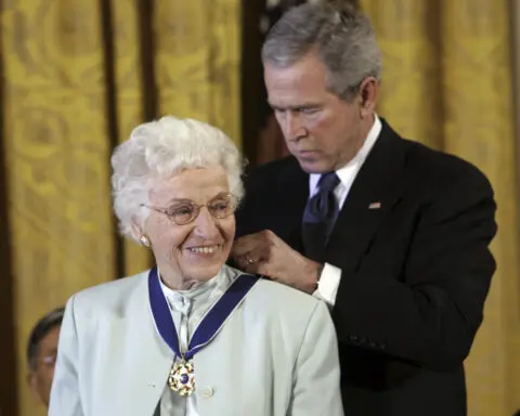 Ruth Johnson Colvin, who founded Literacy Volunteers of America, has died at 107