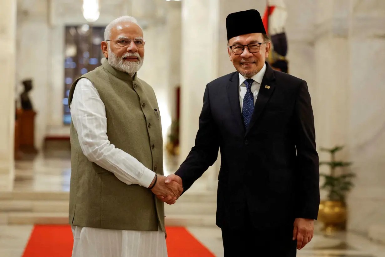 Malaysian PM Anwar visits India