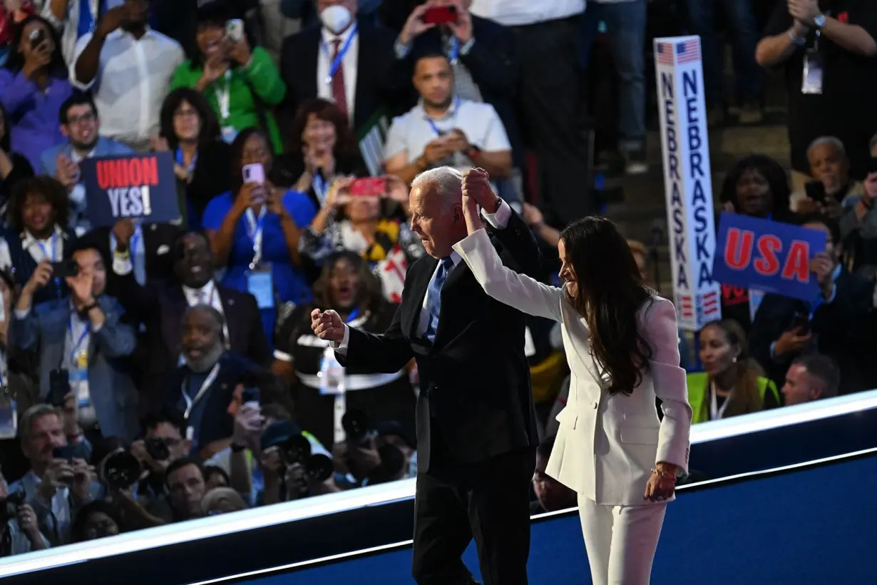 Biden tells America 'I gave my best to you' as he places his legacy in Harris' hands