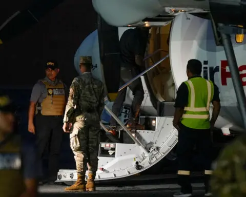 Panama deports 29 Colombian migrants on first US-funded repatriation flight