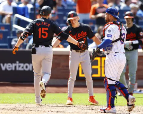 Jesse Winker's pinch-hit homer in 9th gives Mets 4-3 win over Orioles