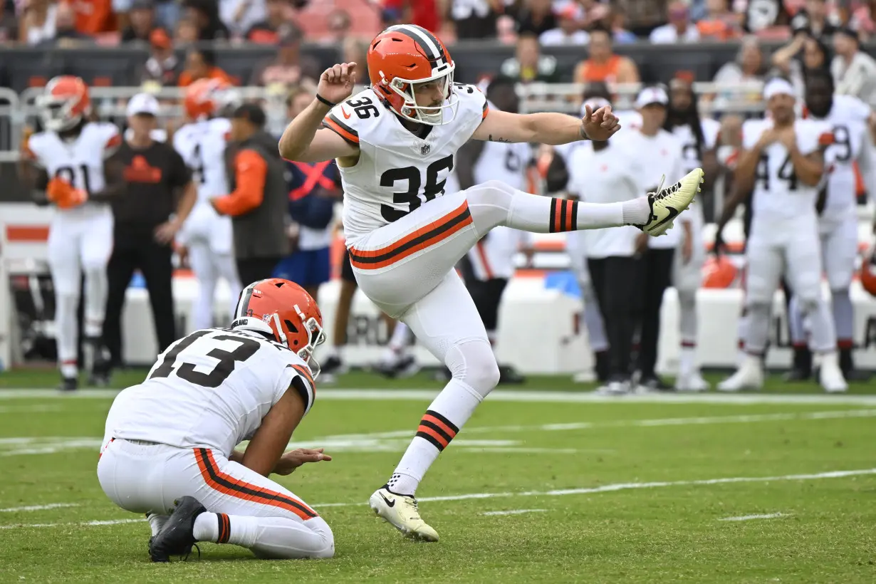 Browns-Commanders-Trade Football