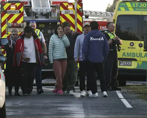 Head-on collision of 2 vehicles in New Zealand kills 3 South Korean skiers