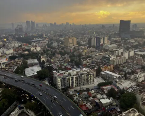 Mexico City assembly OKs strongest rent control since the 1940s, limiting rises to inflation rate