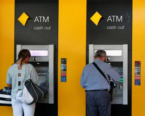 CBA cuts rates for new borrowers re-igniting mortgage war fears