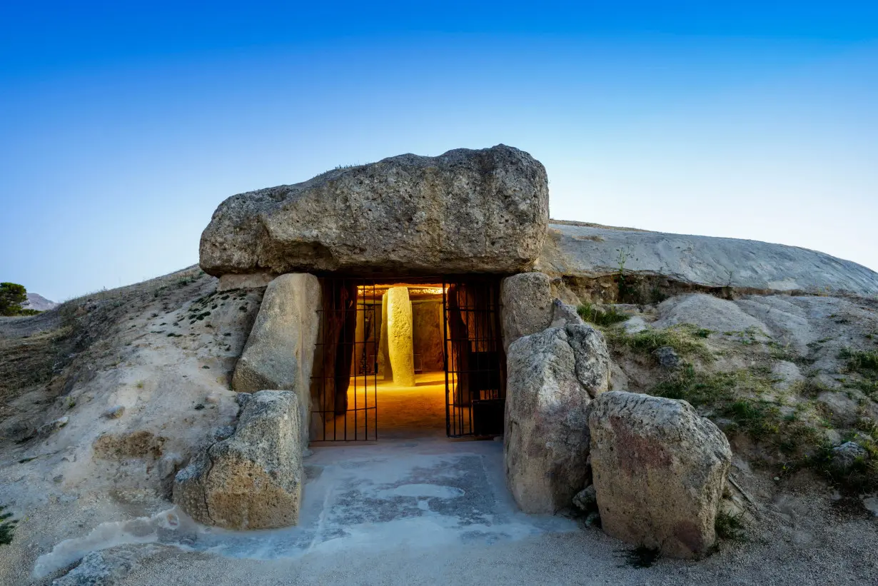 Neolithic engineers built megalithic monument with stones that weighed as much as two jumbo jets