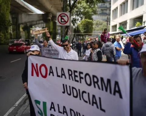 Mexico's governing coalition gets 73% of seats in Congress after winning just 60% of votes
