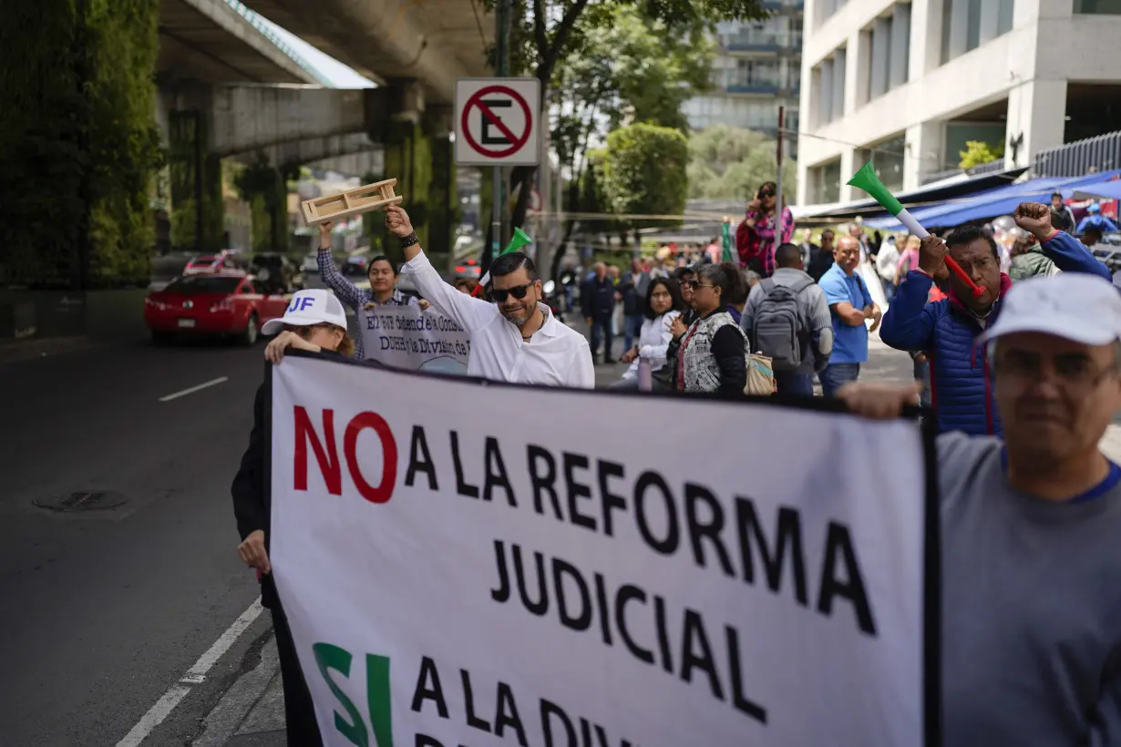 Mexico Court Strike