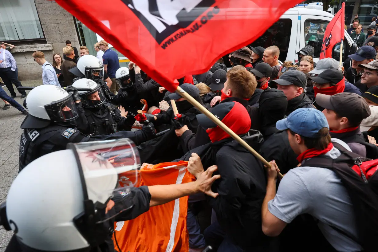 Anti-fascist demonstration, following a stabbing rampage, in Solingen